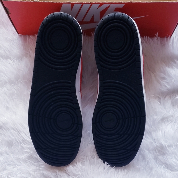 Nike Court Borough Mid 2. Equivalent to women's size 8 - Picture 2 of 6